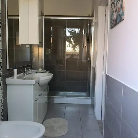 Manzella Piscina Privata Villa